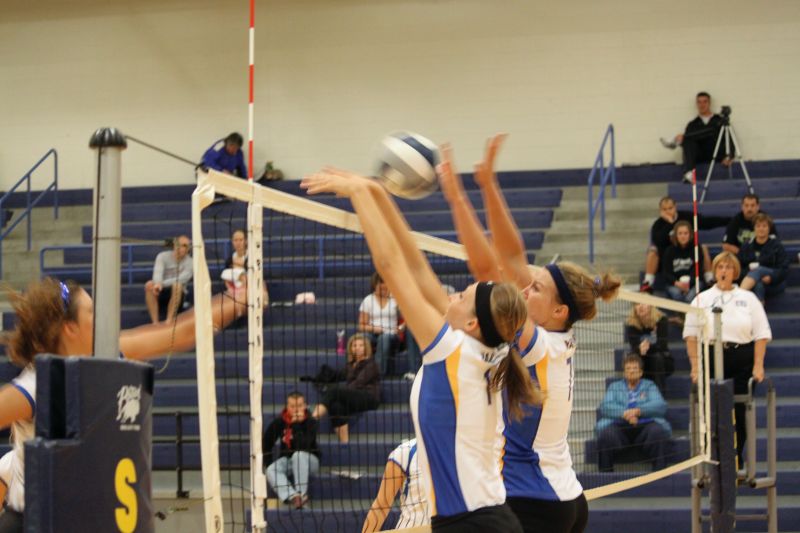 Wahoo Public Schools 2010 Warrior Volleyball Season Ends Abruptly to